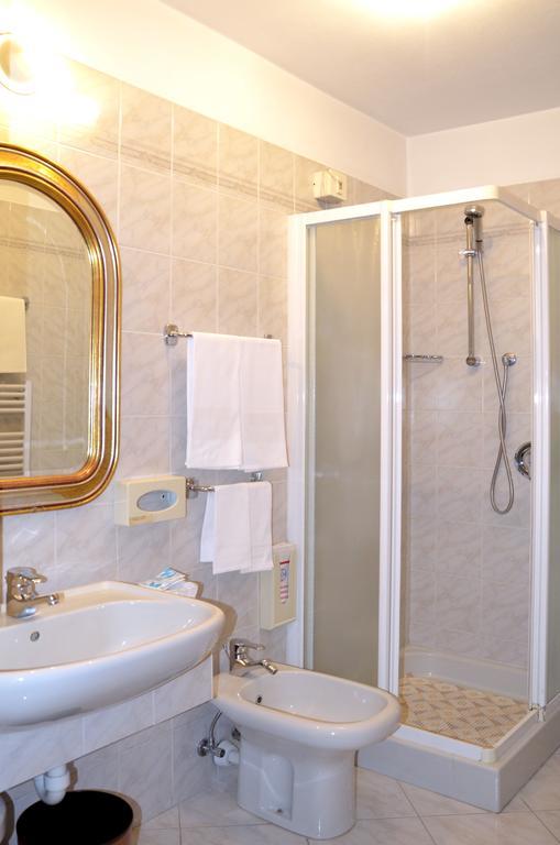 Hotel Cervo Bormio Phòng bức ảnh